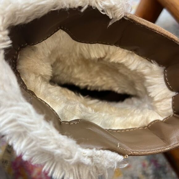 Guess Brown Sueded Lace Up Boots with Faux Fur Trim - Size 8.5 - Picture 9 of 10